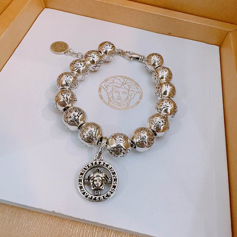 Versace bracelet lyx344